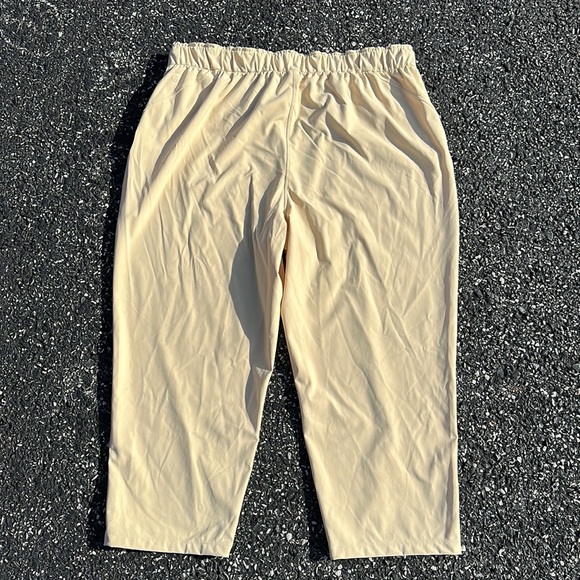 lululemon athletica Cream Pants - Picture 4 of 4